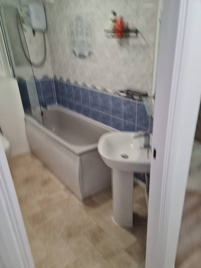 Spacious & Well-Located 2 Bedroom Flat in Sutton. Main Photo