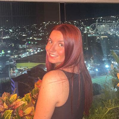 Couple looking for room Main Photo