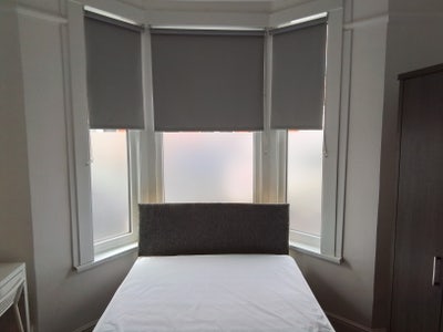 Spacious double room in Abington available now Main Photo