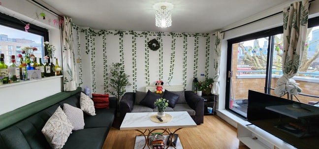 Double Room Available – Friendly Roommate wanted  Main Photo