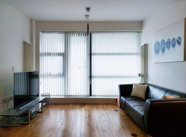 Modern Double Bedroom in Central Stratford Main Photo