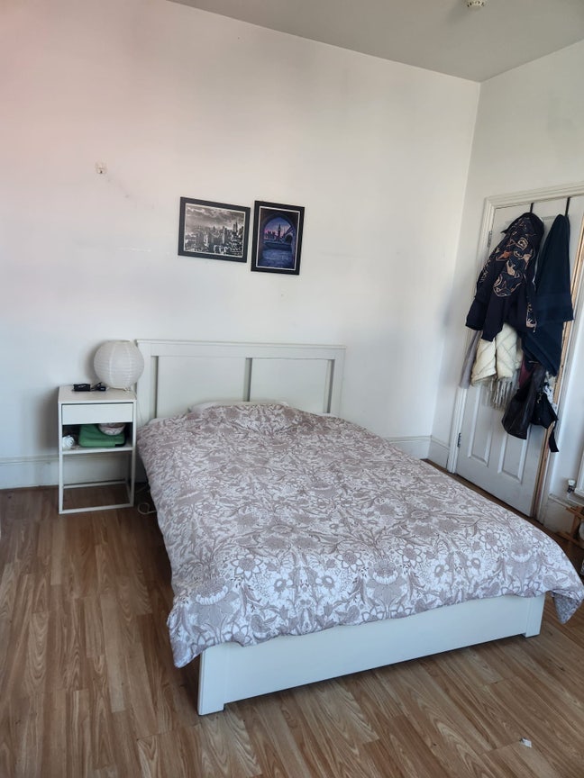 Greenwich double bedroom Main Photo