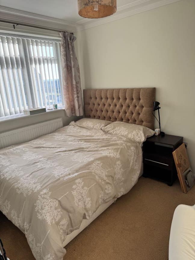 1-Ensuite Room is available for rent in LS13 2BT Main Photo
