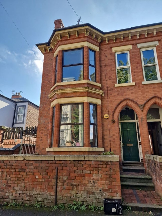 Double room available in student house, NG7 Main Photo