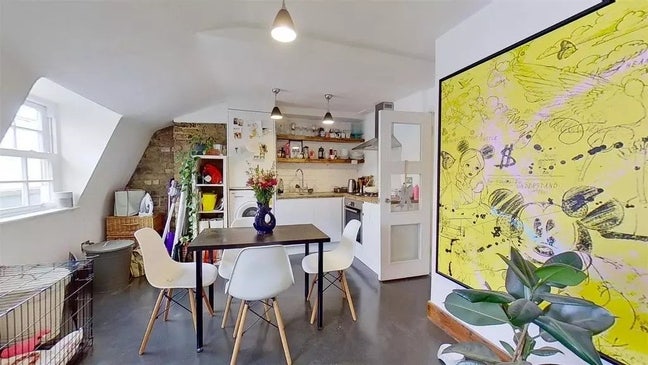 Room to rent in 2 bed flat in Pimlico  Main Photo