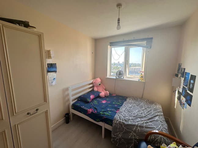 1 bedroom with bathroom included Main Photo