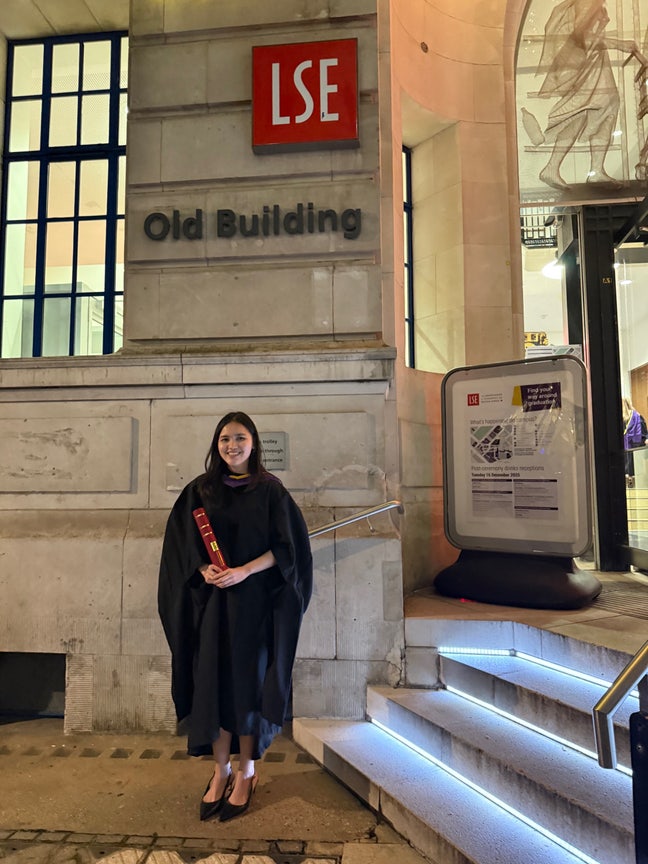 Friendly, tidy professional (F) looking for a flat Main Photo