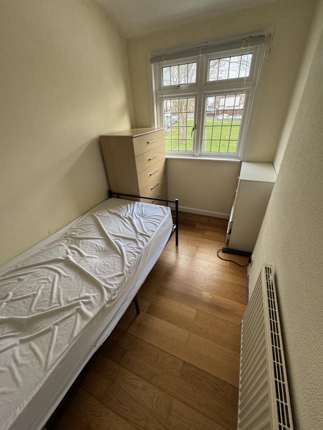 Single Room for Rent for girl/women, professional Main Photo