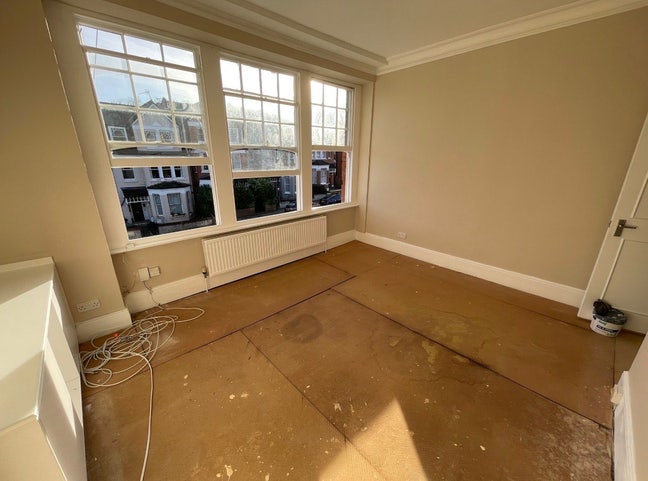 2 bed flat N10 Main Photo