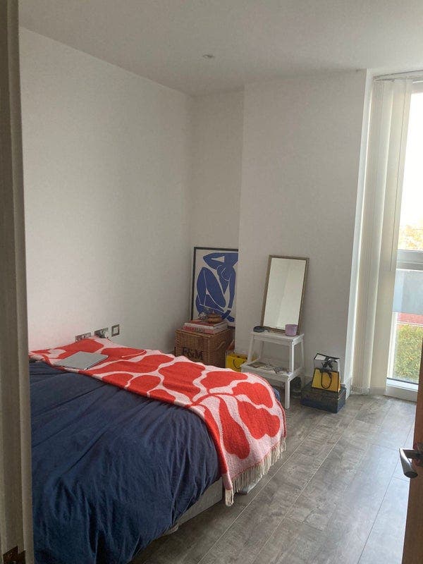 Double room with own bathroom in Acton  Main Photo