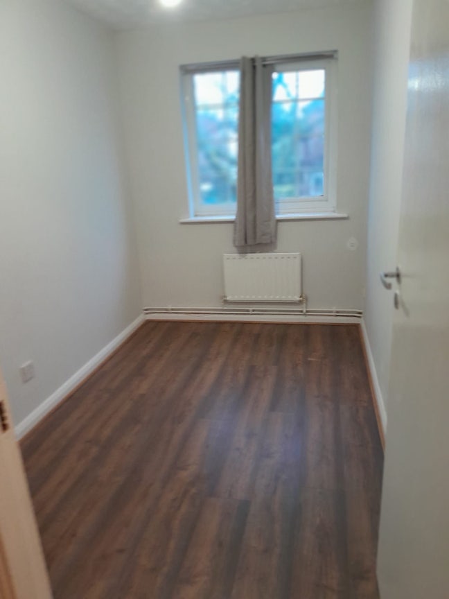 &pound;2,310 Greenwich | 3 Dbl Rooms Available Main Photo