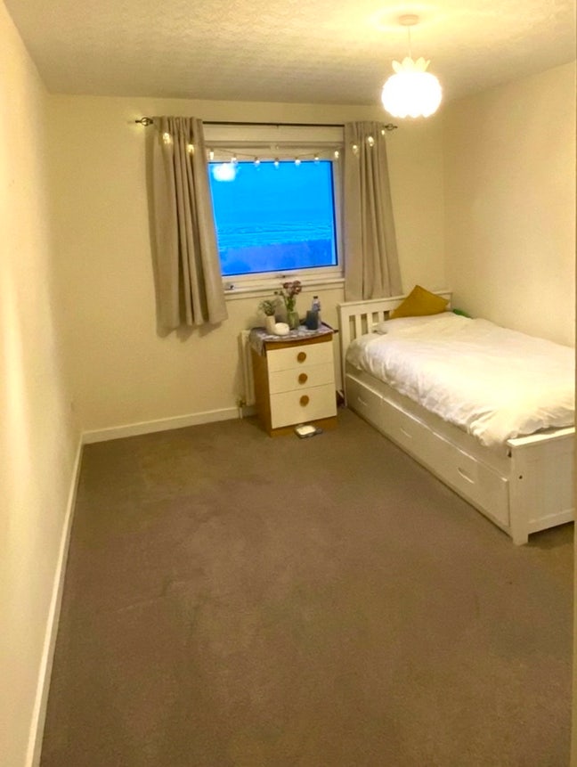 Spacious Room Available - &pound;475 pm, All Bills Inc Main Photo