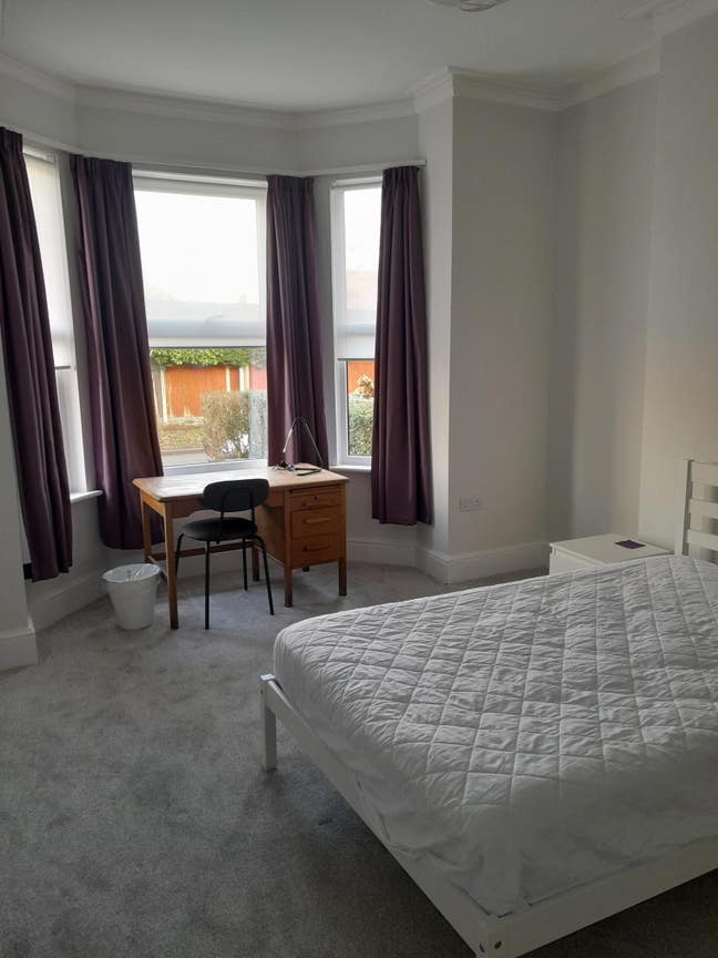 Comfortable Room in Newly Re-Furbished House Main Photo