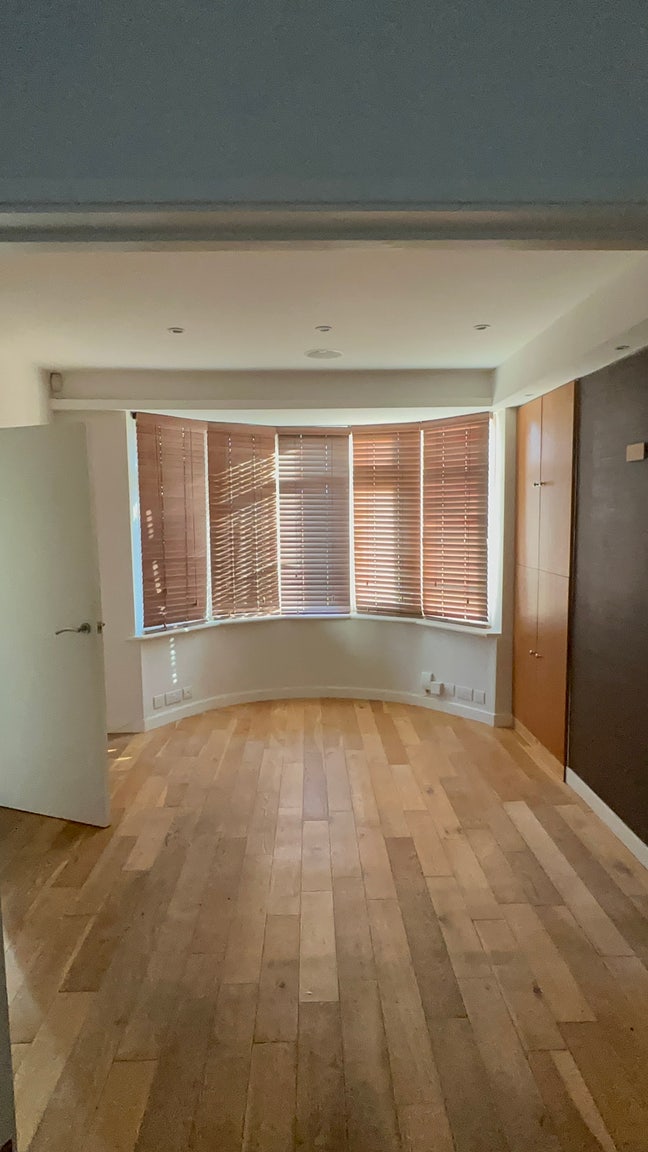 Spacious Kingsize Room Main Photo