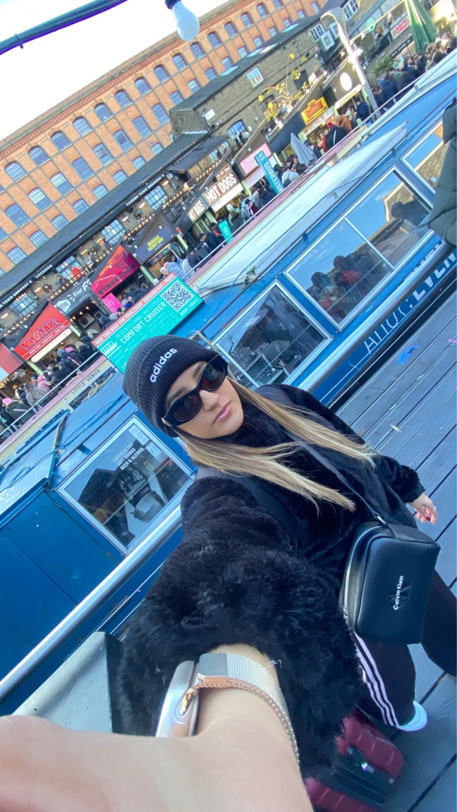 Hi! ☺️👋 I’m looking for a single or ... Main Photo