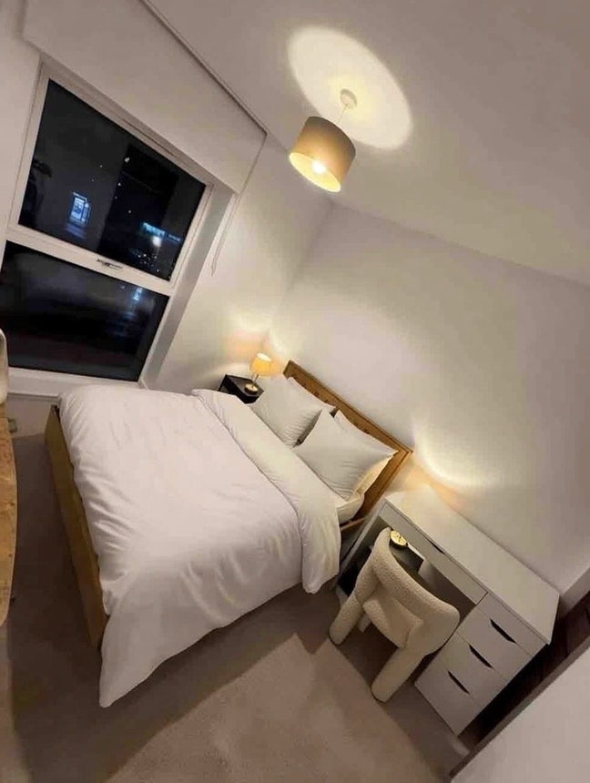 Large double room 7 mins from city Center  Main Photo