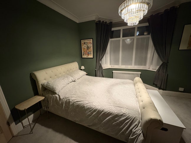 Large Furnished Double Room Main Photo