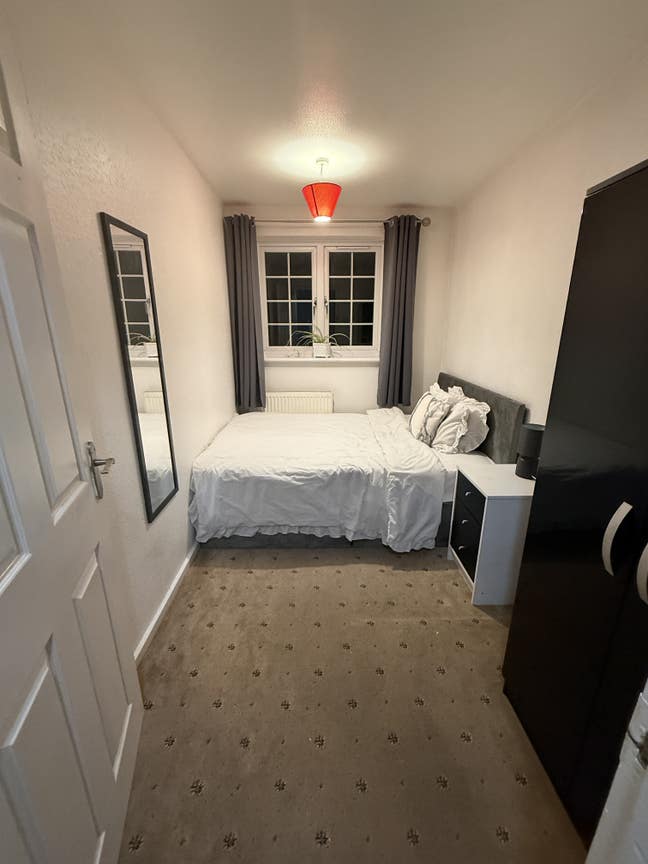 Room for rent Main Photo