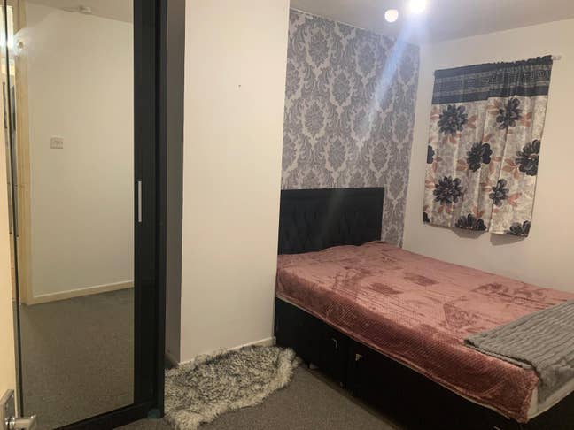 Two Bed 2Nd Floor Flat on High Street. Main Photo