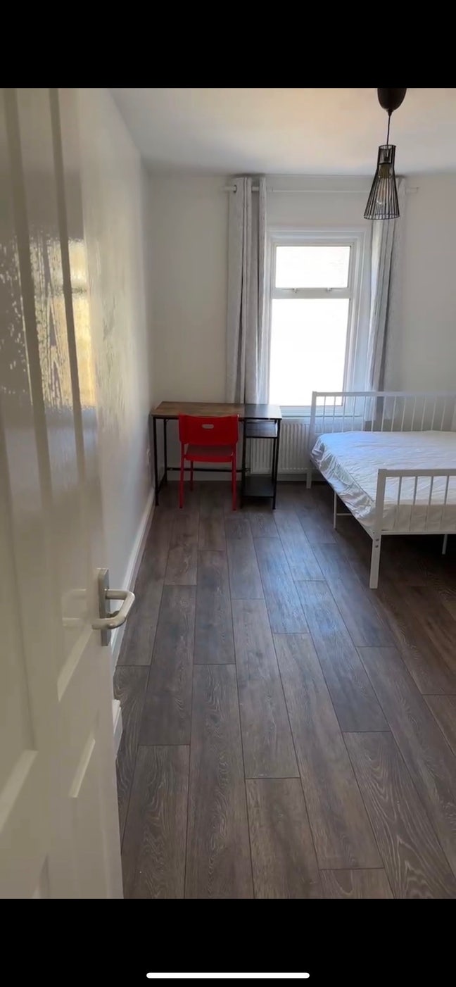 Double room for one person only Main Photo