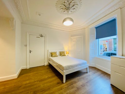 Room in shared house Main Photo