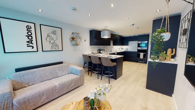 Bedroom in a Student Haven with Modern Amenities Main Photo