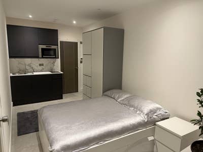 Luxury Studio Main Photo