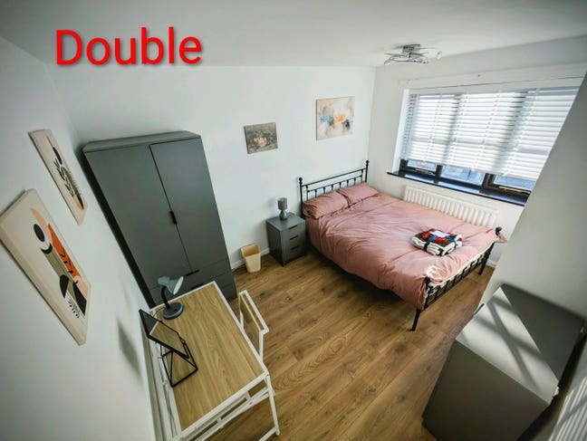 Newly Refurbished double rooms in central Bicester Main Photo