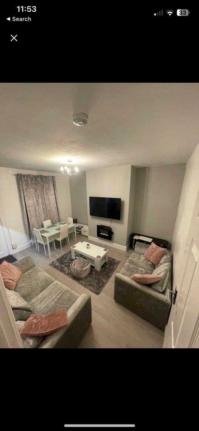 Double En Suite in Burley - pet friendly  Main Photo