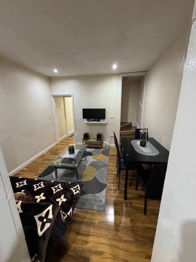 Flatmates Looking for People | Double + Single Ide Main Photo