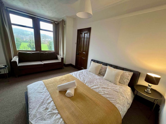 Double room in Folkestone road Main Photo