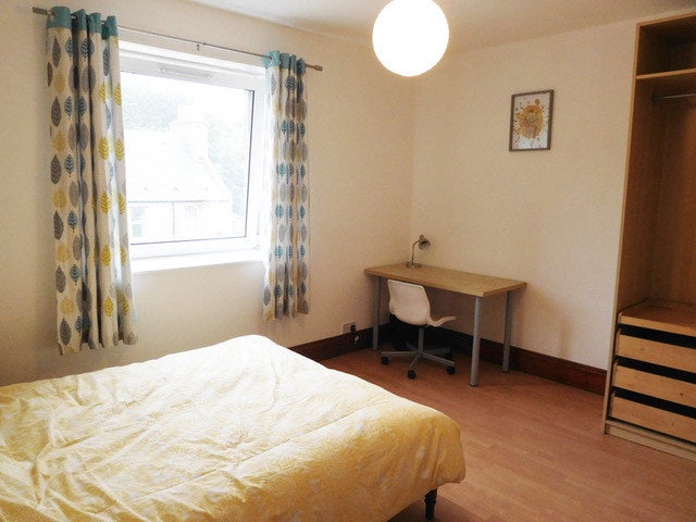 1 double bedded room ideally situated for RGU Main Photo
