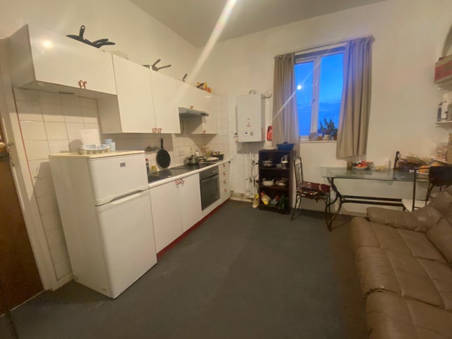 One bed apartment Main Photo