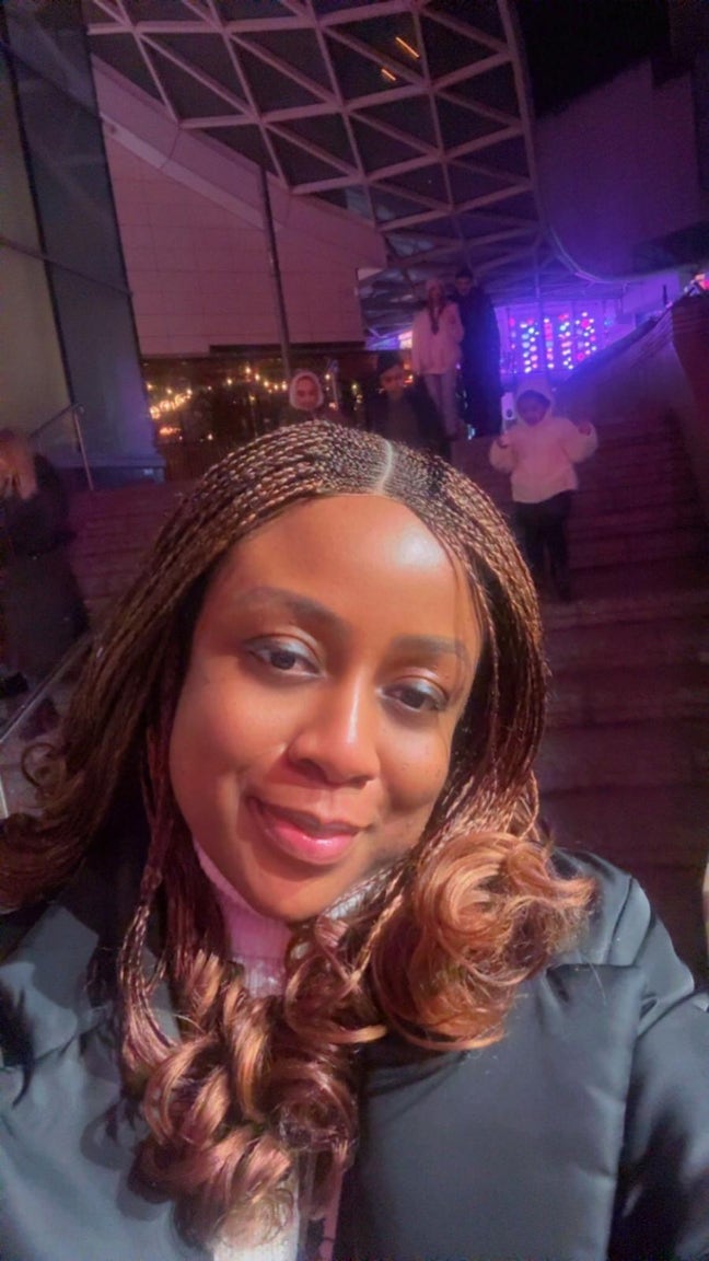 Professional Female seeks a single or double room Main Photo