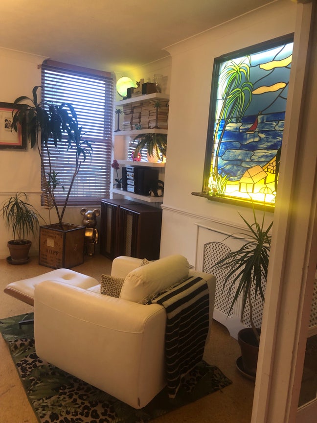 Short let in beach side flat Main Photo