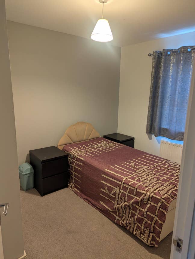 I'm looking for a house mate woman or man  Main Photo