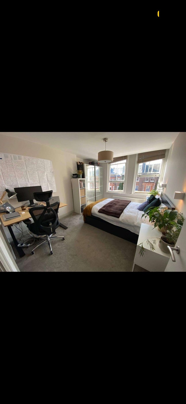 Stunning 2 Beds En-suite Available in NW6 Main Photo