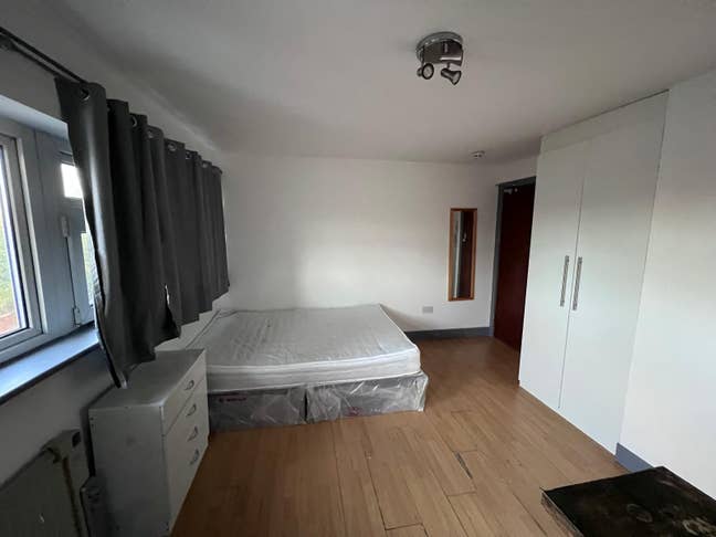 Ensuite Studio Room in Feltham UB7 9HR Main Photo
