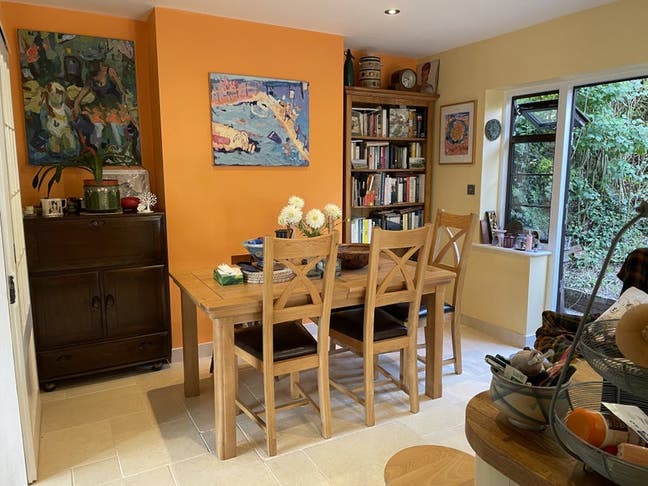 Share with just 1 person - off-road parking space Main Photo