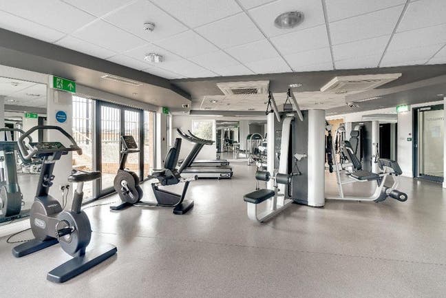 ✨Light & Stylish DBL Room| 3 B Flat in Wards Wharf Main Photo