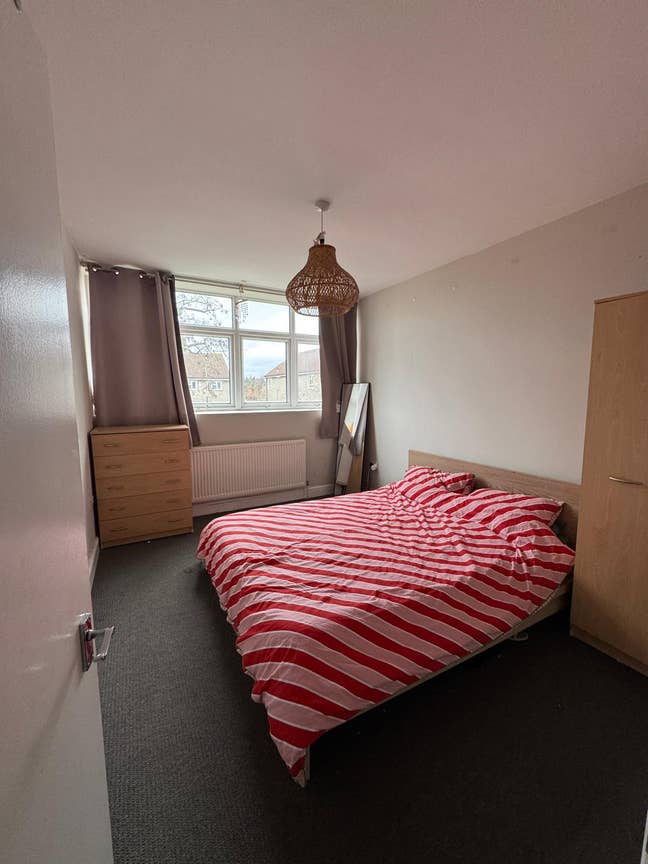 Quite Double room in next to Walthamstow Village Main Photo