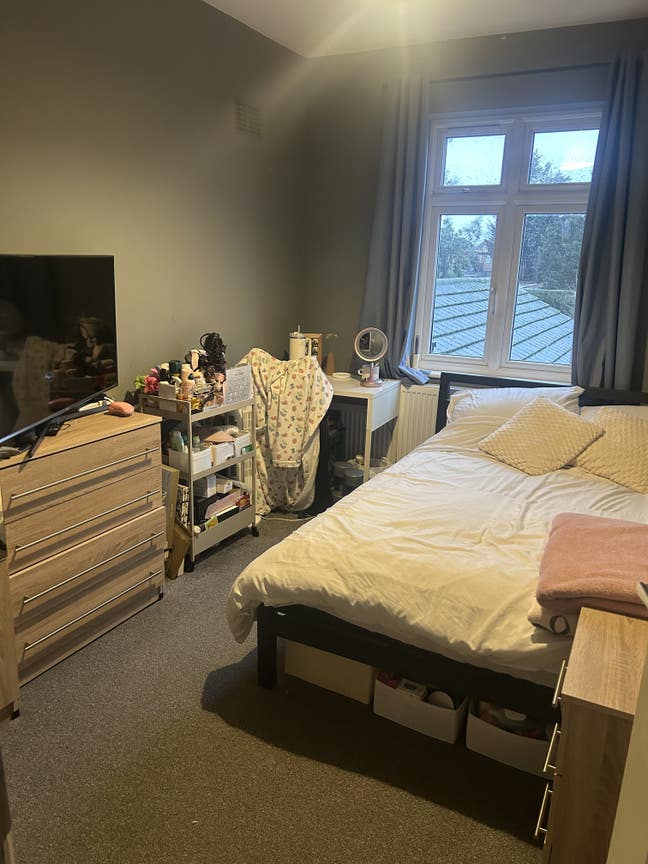 Double Room in West London  Main Photo