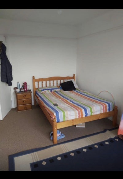 Surbiton room available 800 per month Bills Inc Main Photo