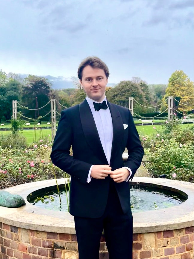 27 y/o Male Professional Looking for Room! Main Photo