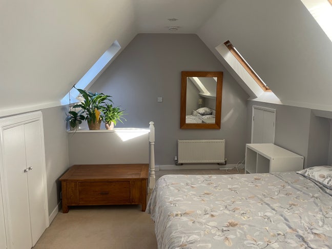 Large double,en suite,walk in robe, office space  Main Photo