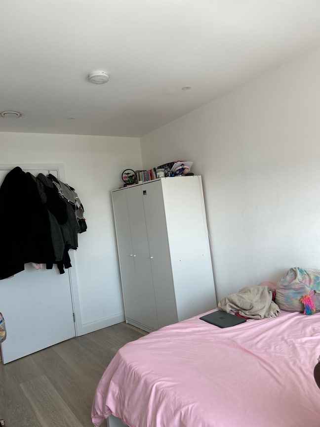 En-Suite Double Bedroom with Balcony, Bills & Gym Main Photo