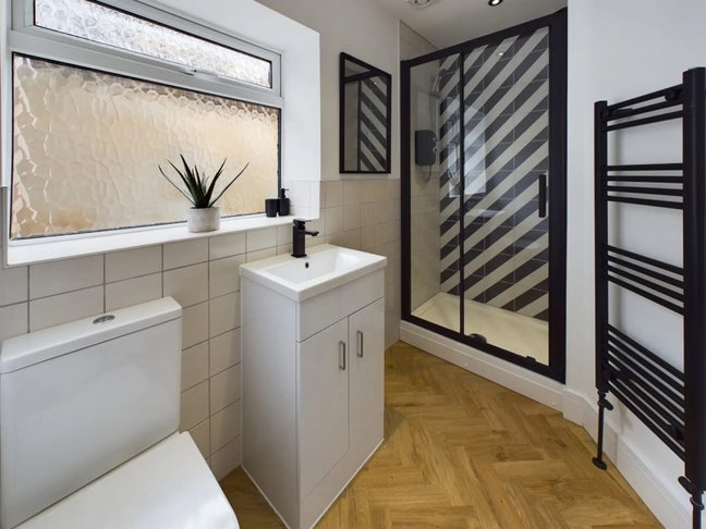 Student Rooms Available Now Main Photo