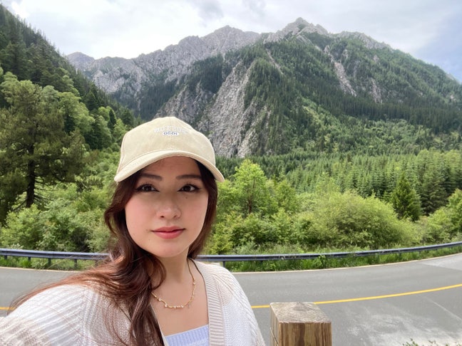 Professional Female seeks a single or double room Main Photo