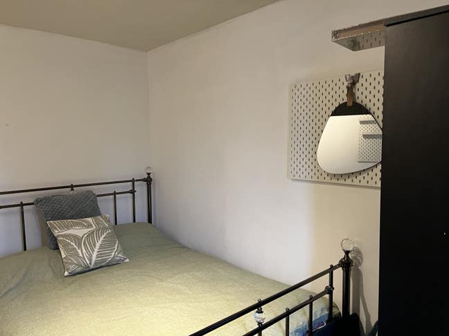 Good size Double room and Bathroom Main Photo