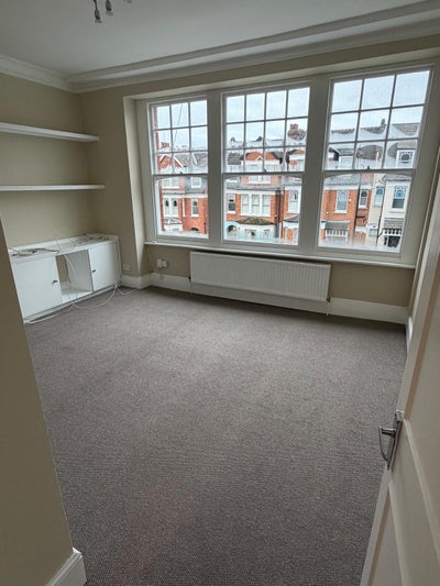 2 bed flat N10 Main Photo